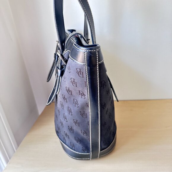 Dooney & Bourke Vintage Cabriolet Bucket Bag Black Canvas & Leather – Classic - Picture 5 of 12